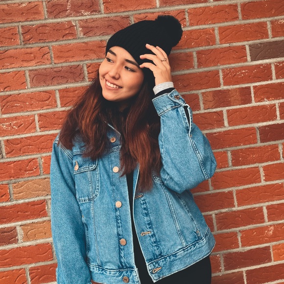 Meet your Posher, Dayana - Picture 1 of 1